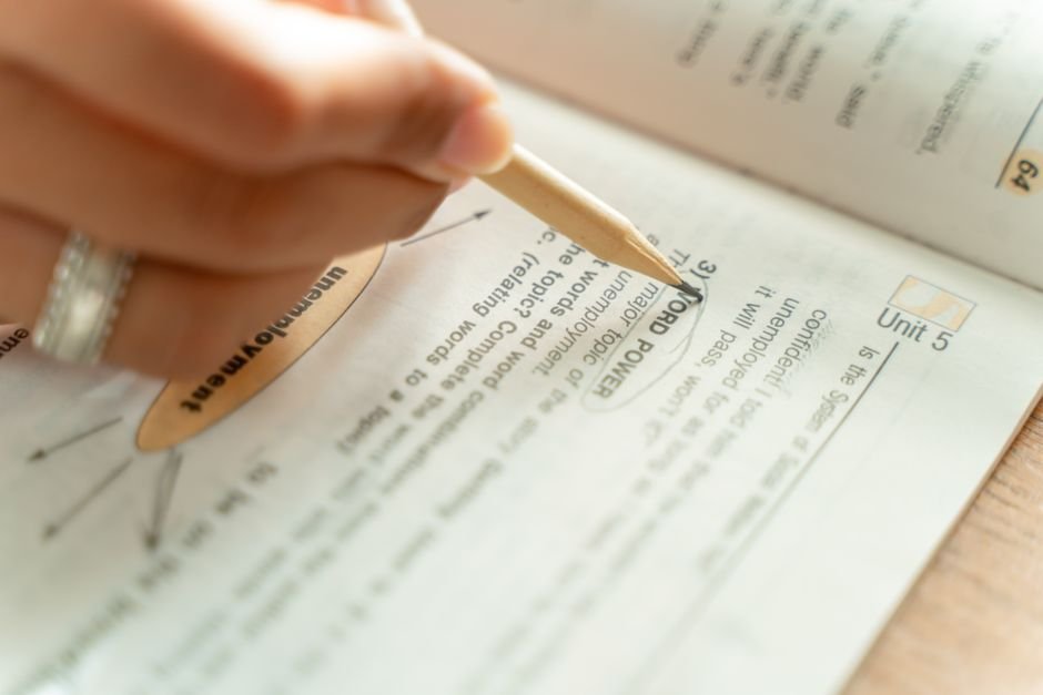 Correcteur orthographe pas cher : IAUSB, la solution locale et sécurisée